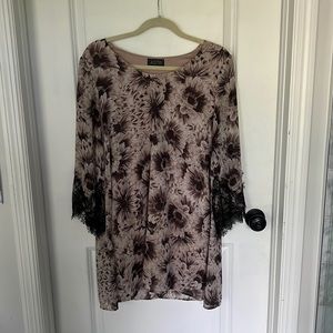 ASTR Lace Floral Shift Dress